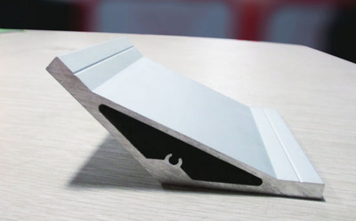 135º型材角件